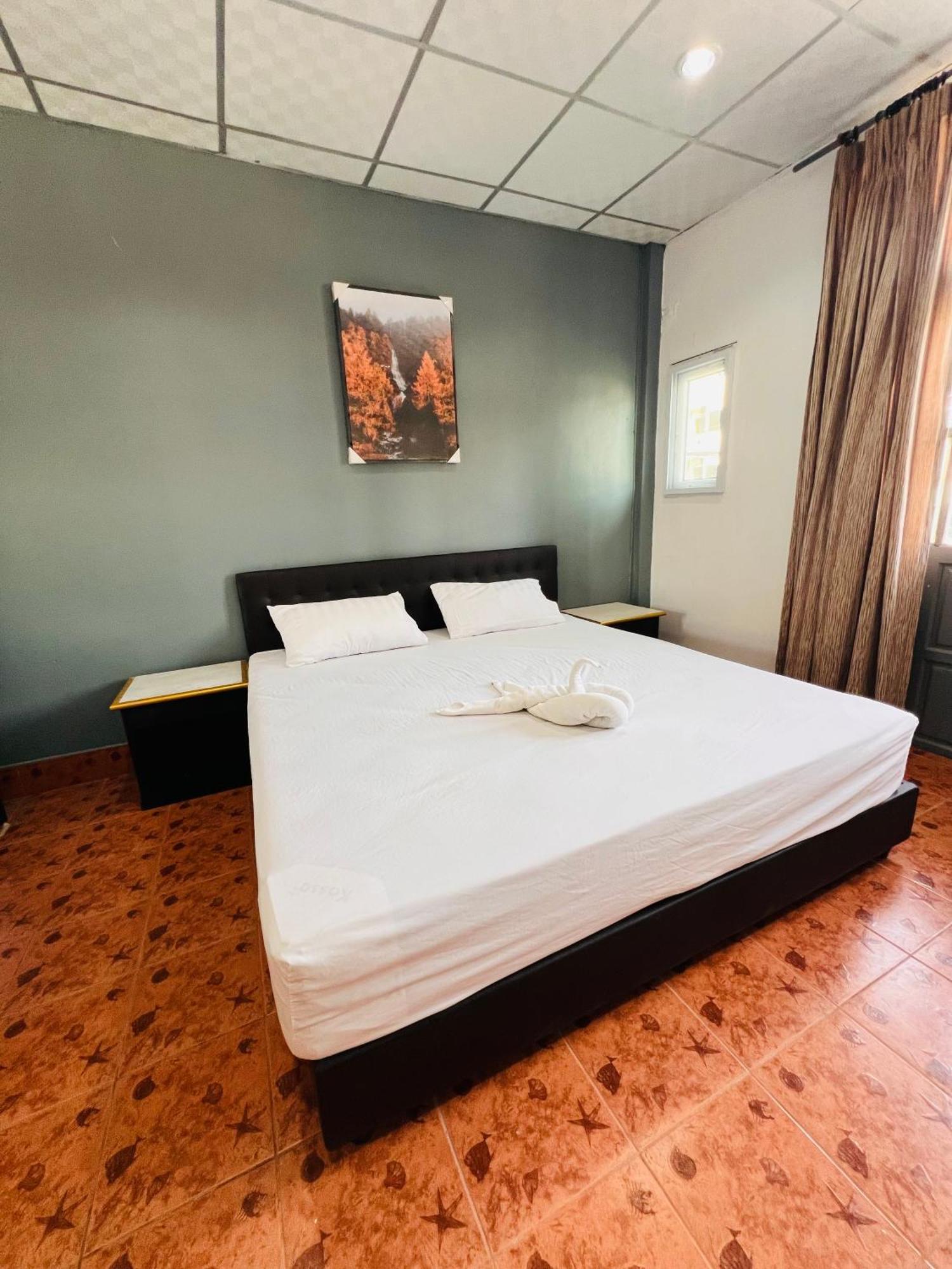 Patong Adventure Hostel Eksteriør billede