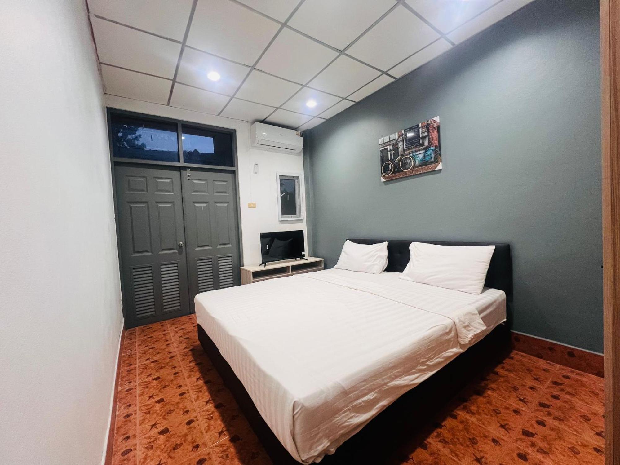 Patong Adventure Hostel Eksteriør billede