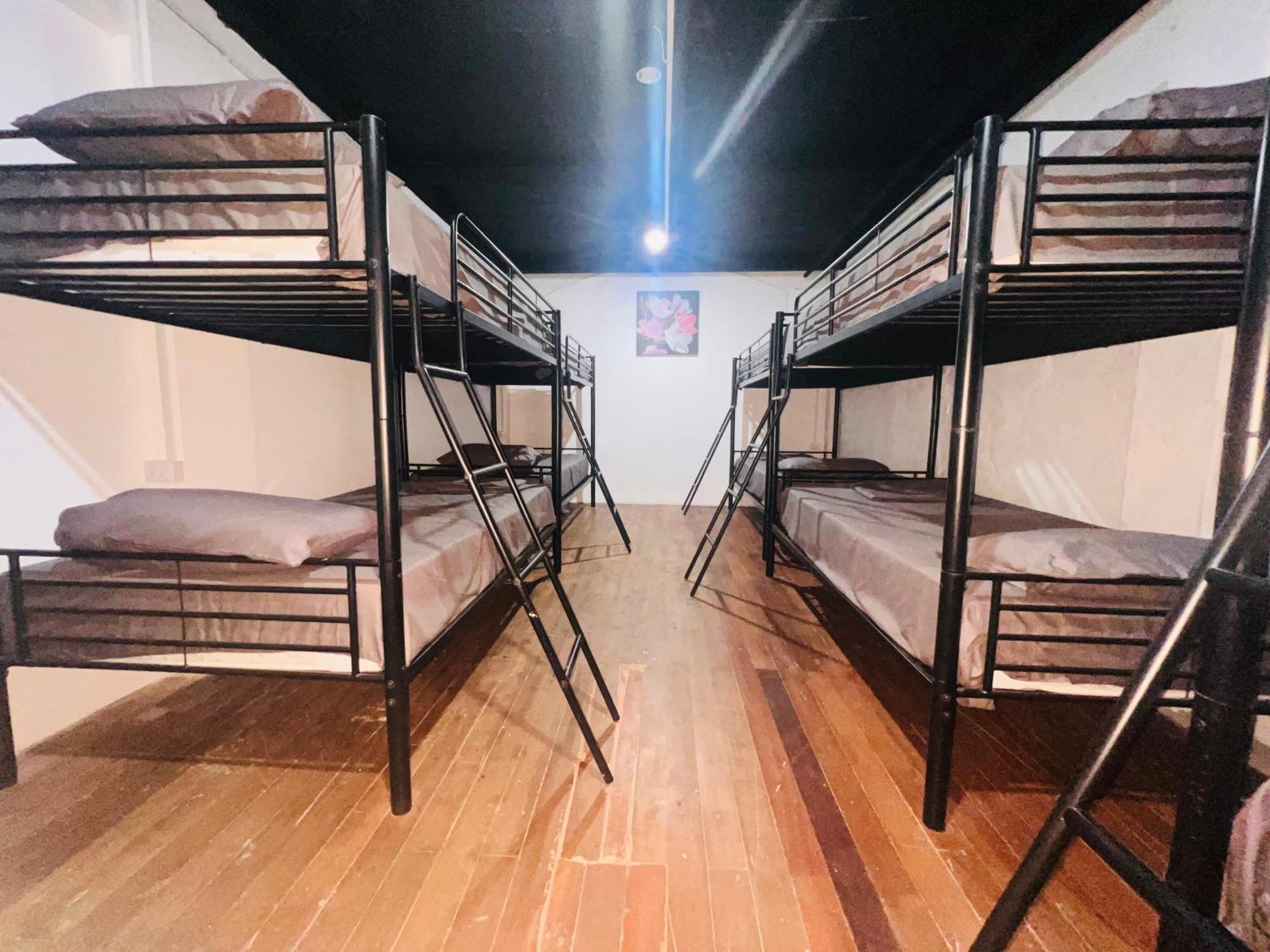 Patong Adventure Hostel Eksteriør billede