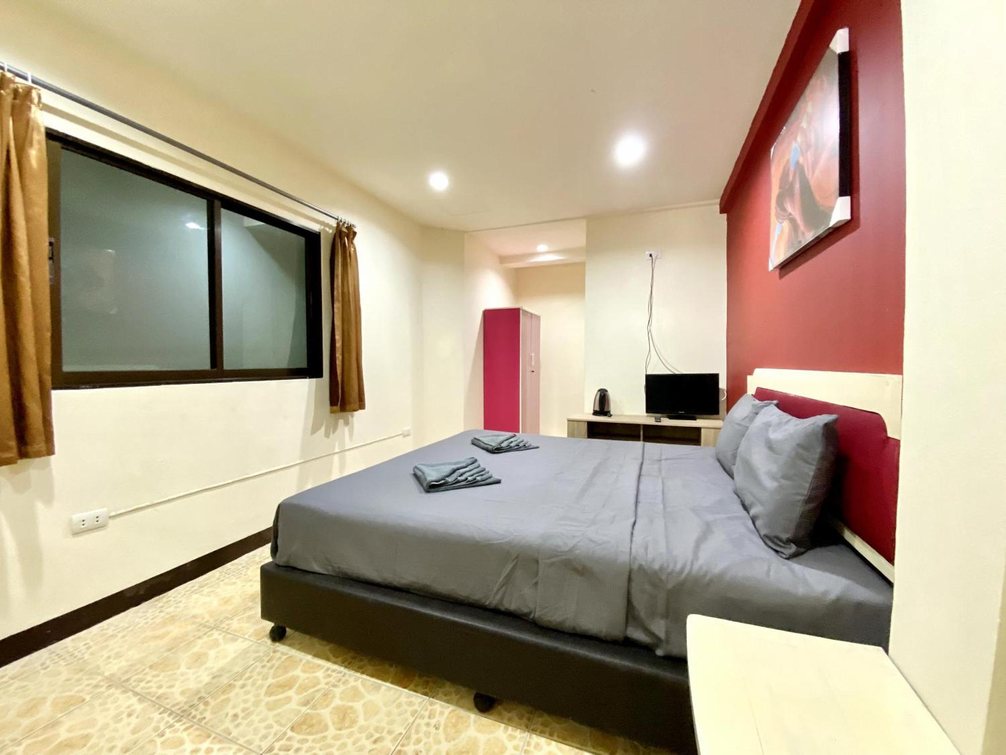 Patong Adventure Hostel Eksteriør billede