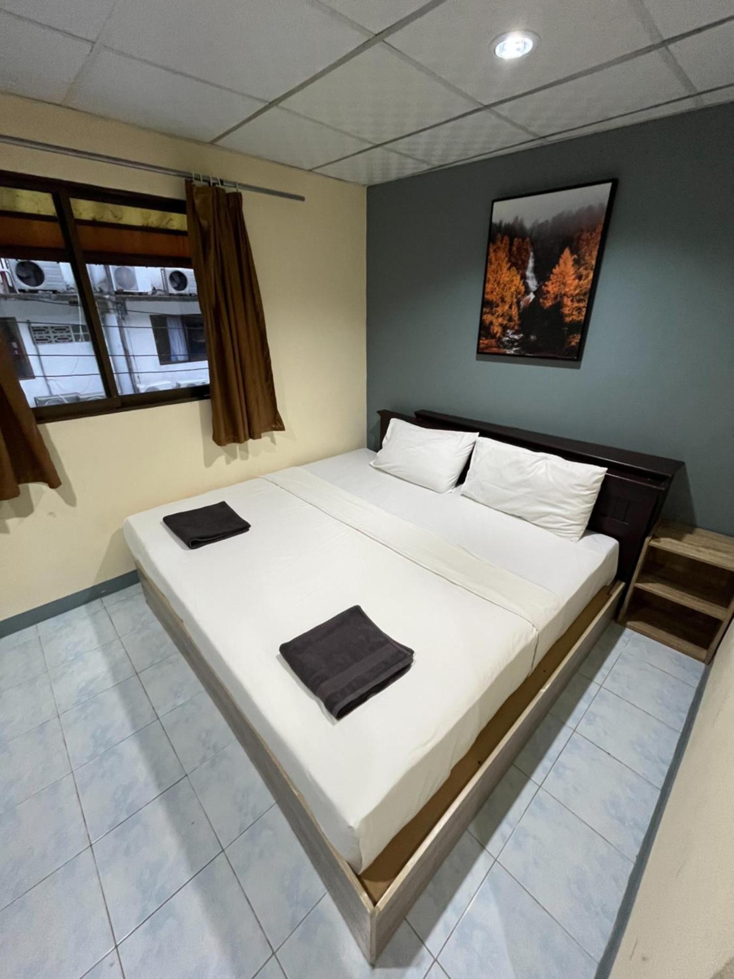 Patong Adventure Hostel Eksteriør billede